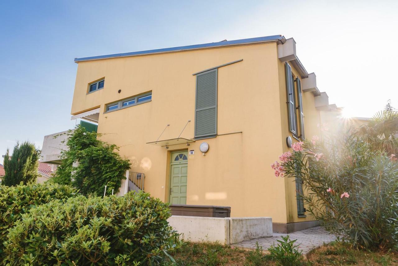 Apartma Joy - Private Beach Apartman Ankaran Kültér fotó