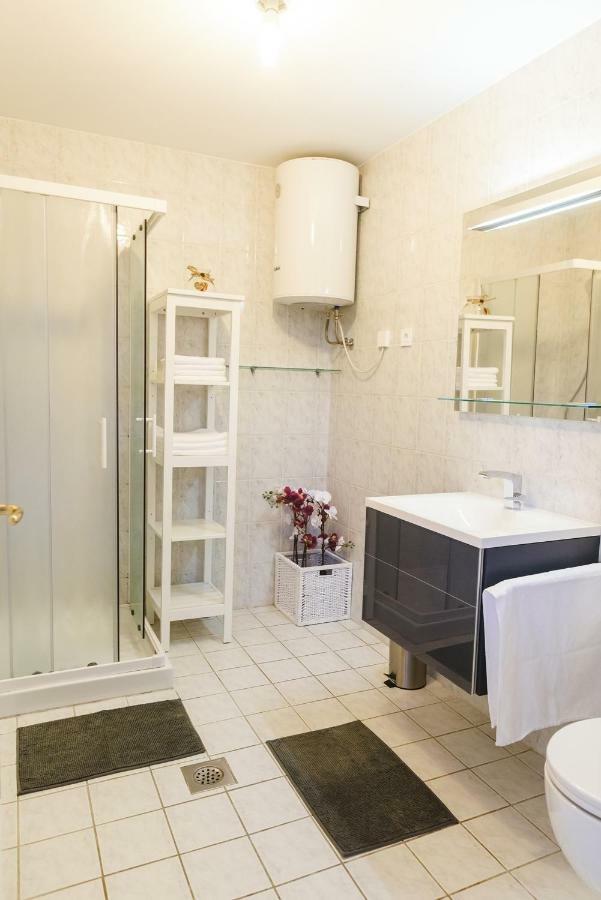 Apartma Joy - Private Beach Apartman Ankaran Kültér fotó