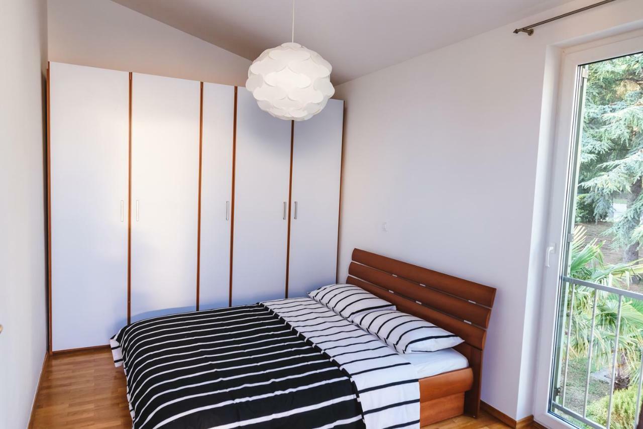 Apartma Joy - Private Beach Apartman Ankaran Kültér fotó