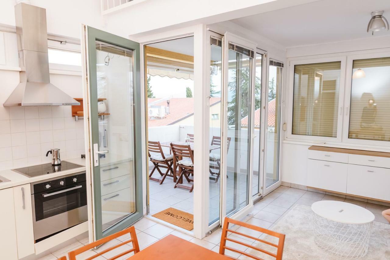 Apartma Joy - Private Beach Apartman Ankaran Kültér fotó